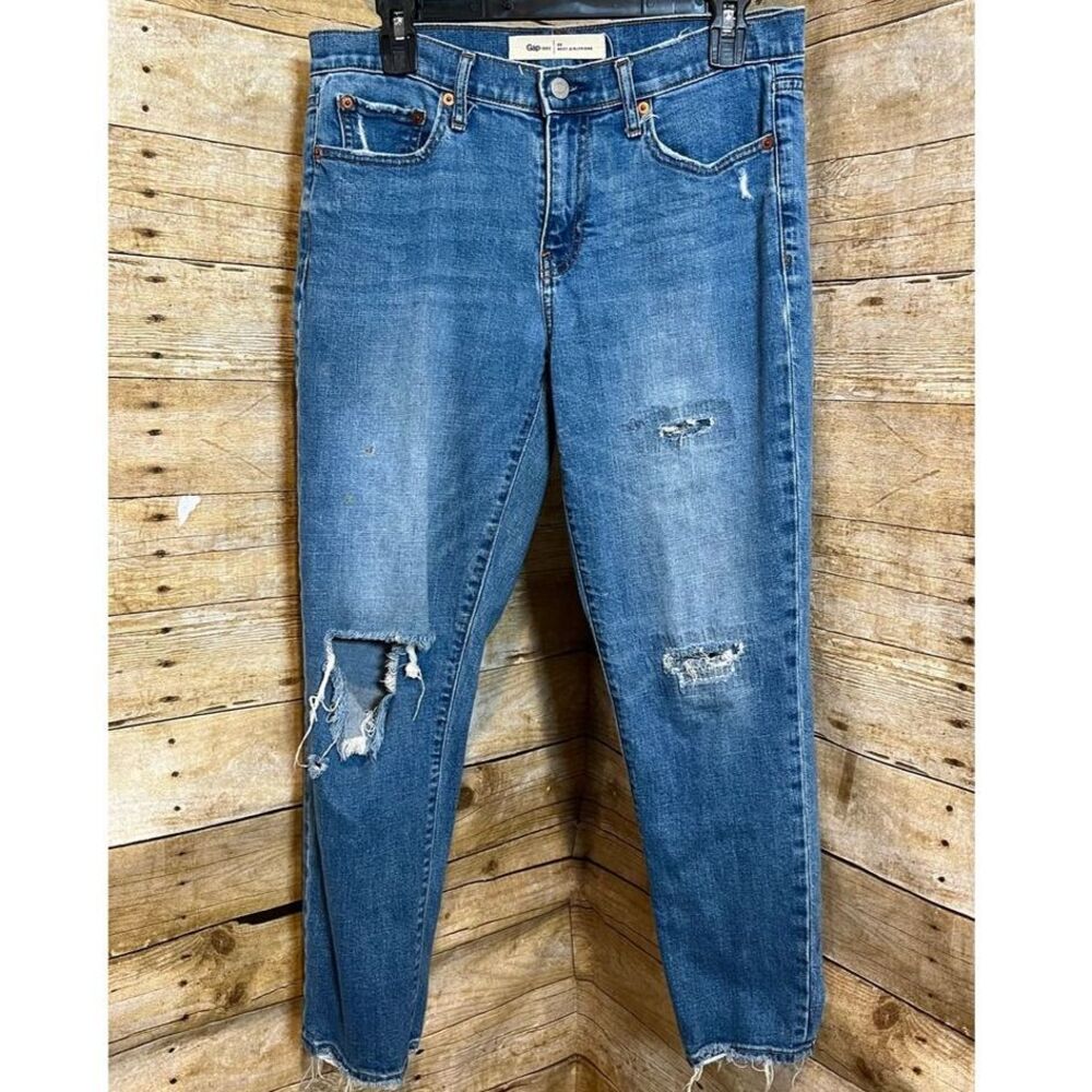 GAP BEST GIRLFRIEND MID-RISE DISTRESSED CLASSIC CASUAL EVERYDAY WEAR  SZ.28